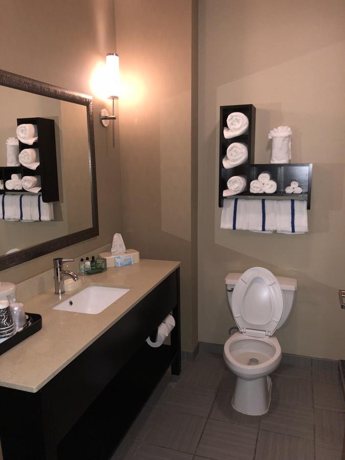 Countryview Inn & Suites Robinson Extérieur photo
