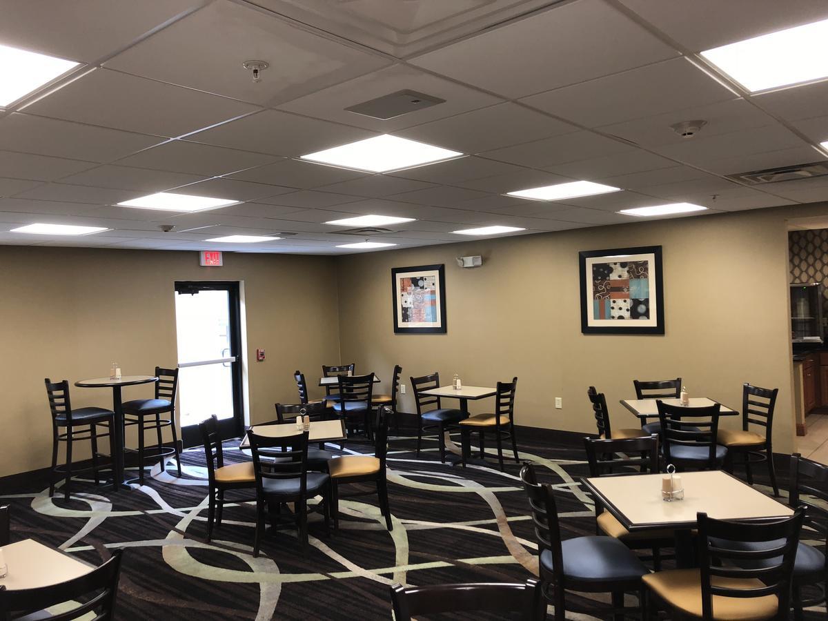 Countryview Inn & Suites Robinson Extérieur photo