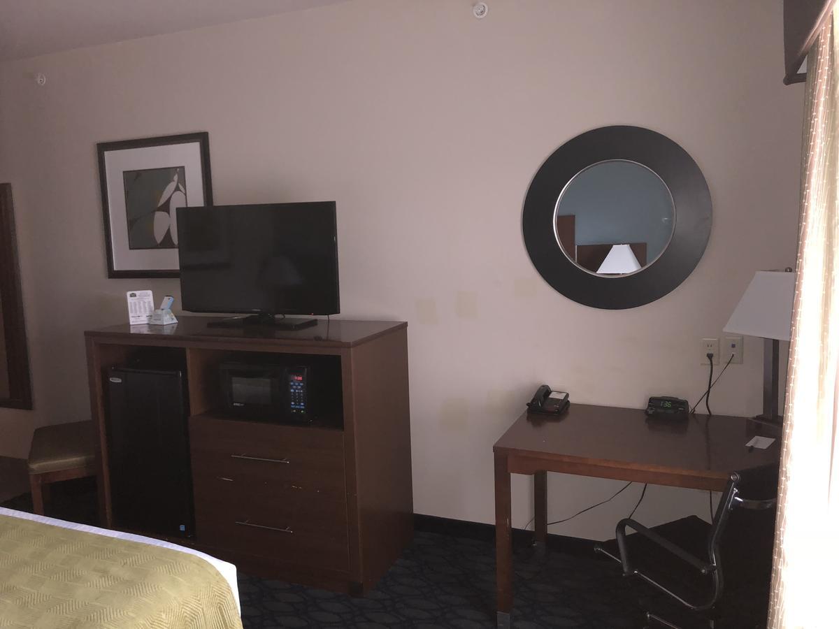 Countryview Inn & Suites Robinson Extérieur photo