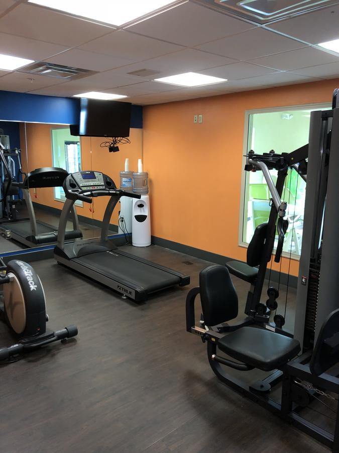 Countryview Inn & Suites Robinson Extérieur photo