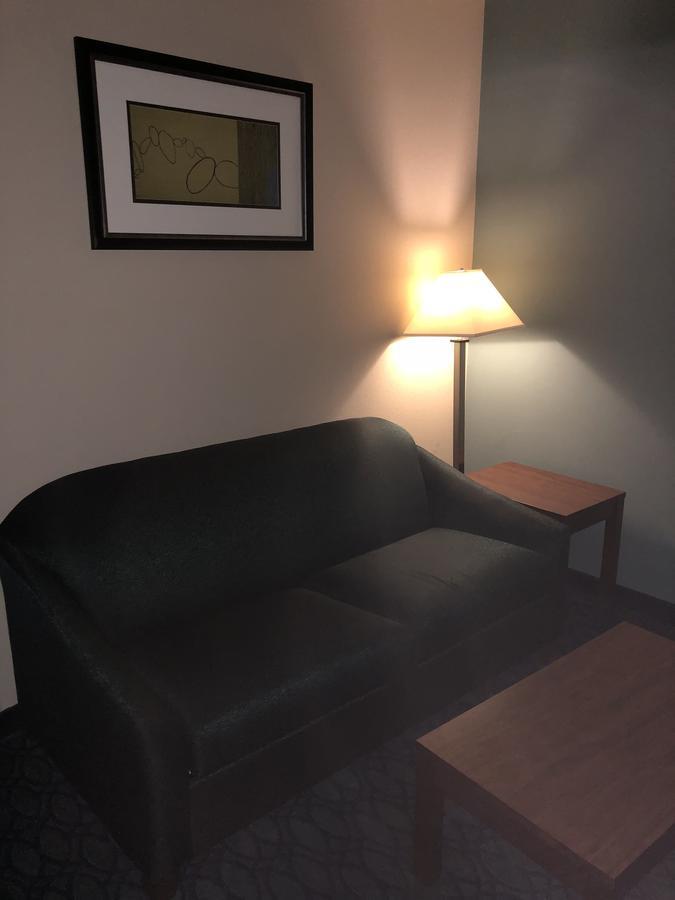 Countryview Inn & Suites Robinson Extérieur photo