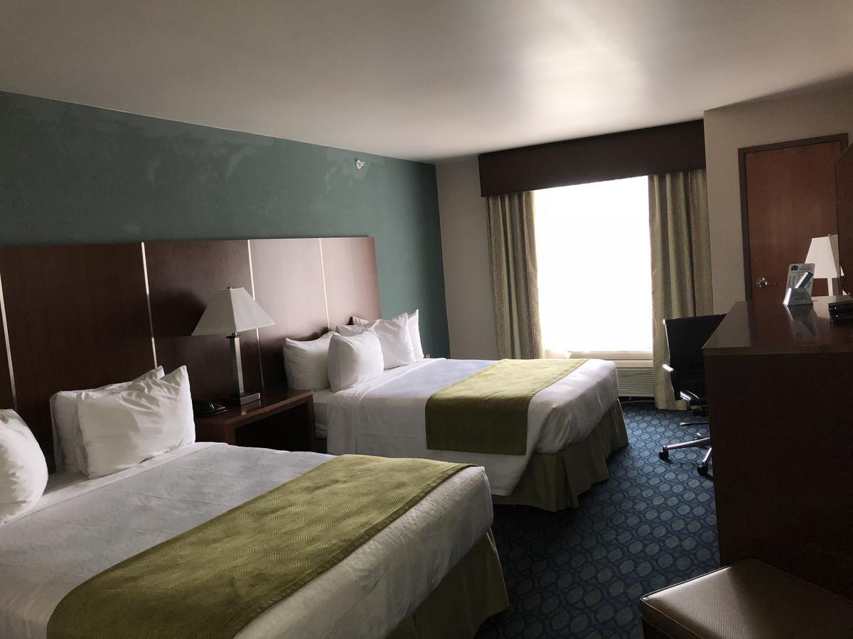 Countryview Inn & Suites Robinson Extérieur photo