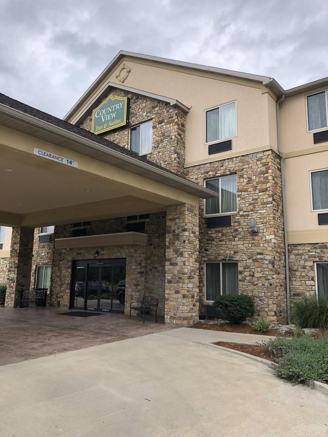 Countryview Inn & Suites Robinson Extérieur photo