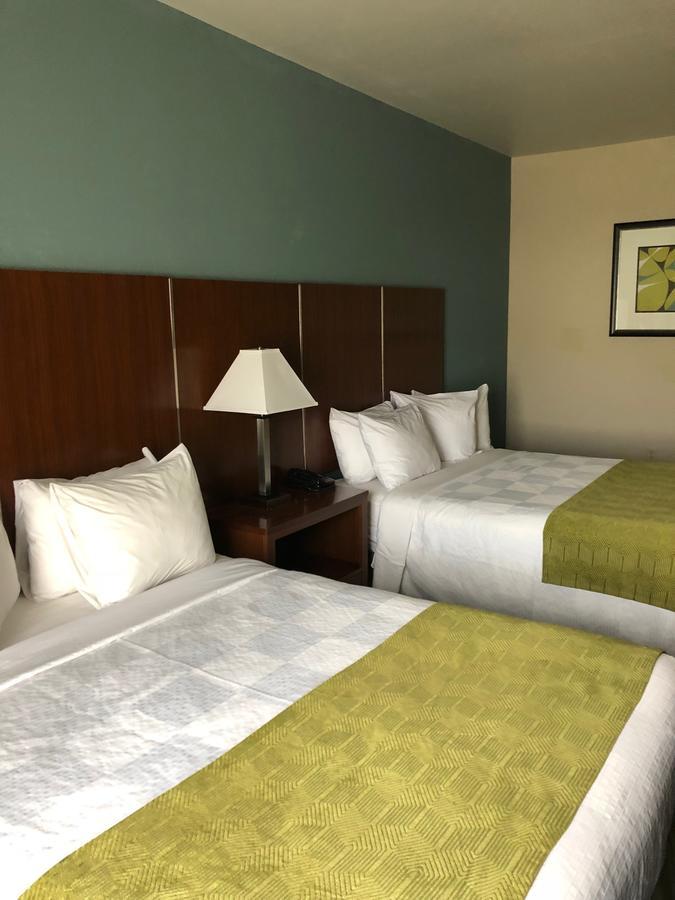 Countryview Inn & Suites Robinson Extérieur photo