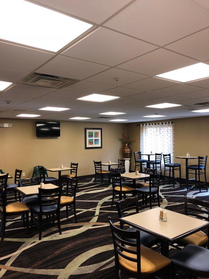 Countryview Inn & Suites Robinson Extérieur photo
