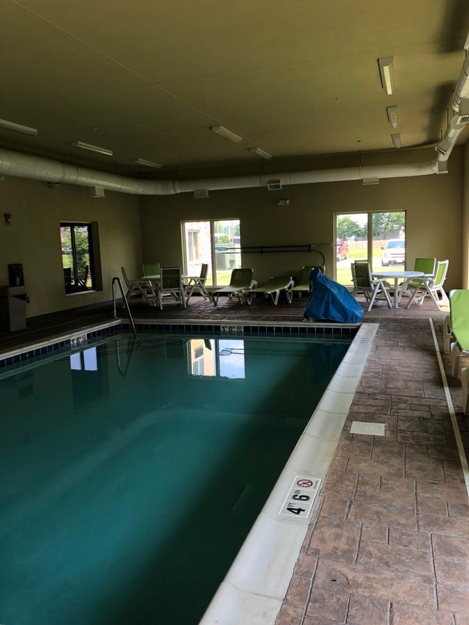 Countryview Inn & Suites Robinson Extérieur photo